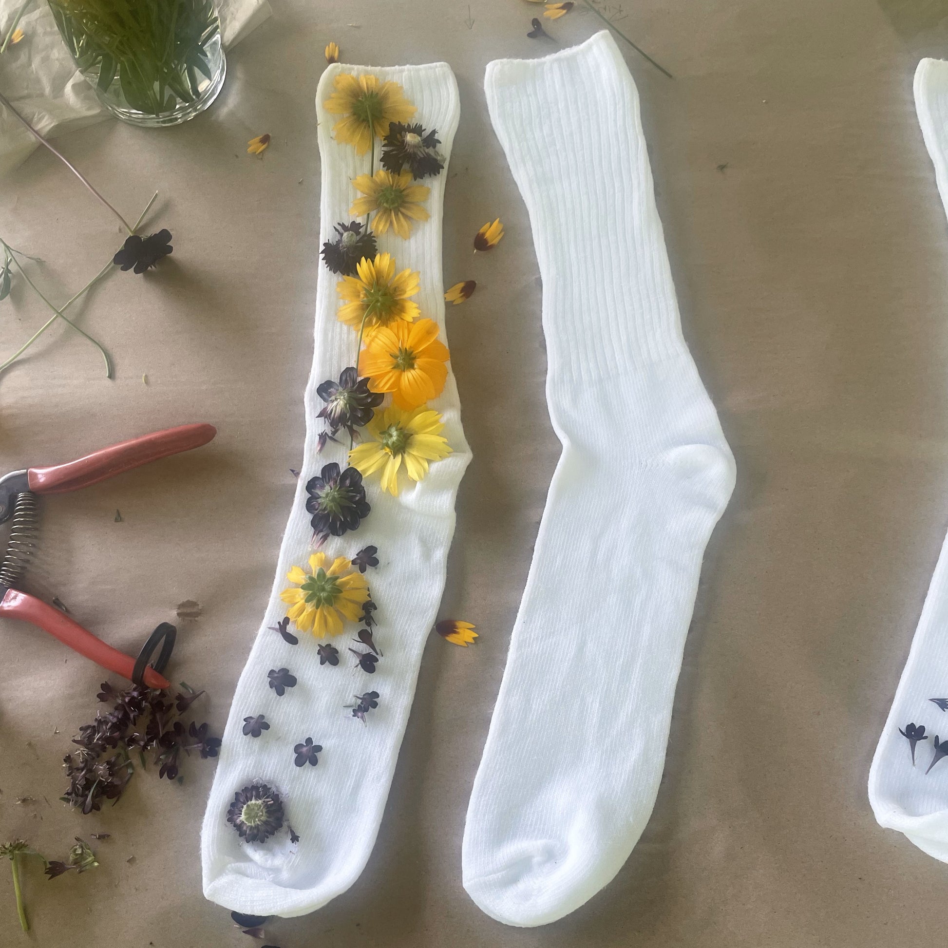 How to Bundle Dye with Fresh and Pressed Flowers Classes & Events 1818 Farms