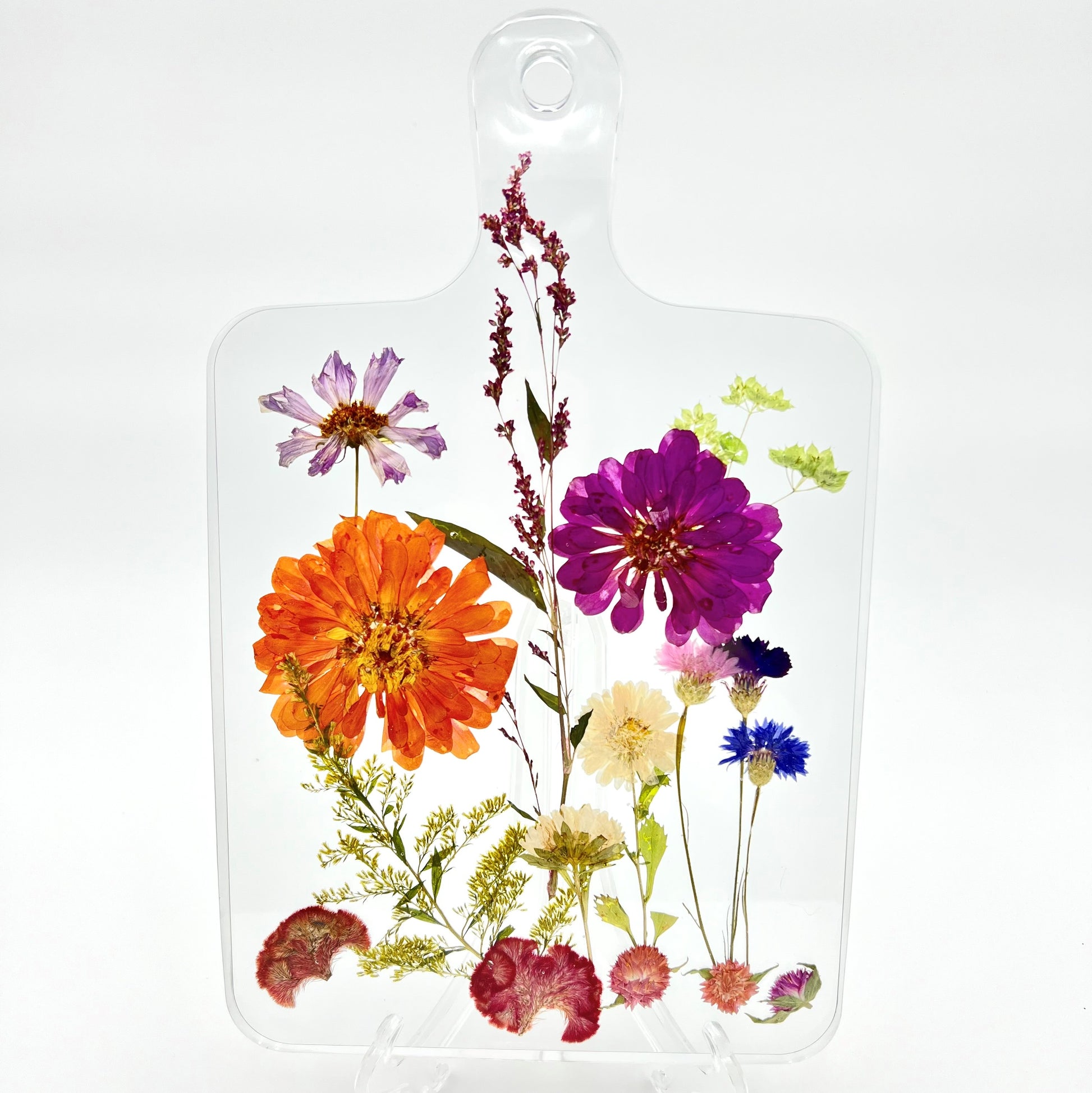 DIY Resin and Dried Flowers: Learn how to make Coasters, Trays