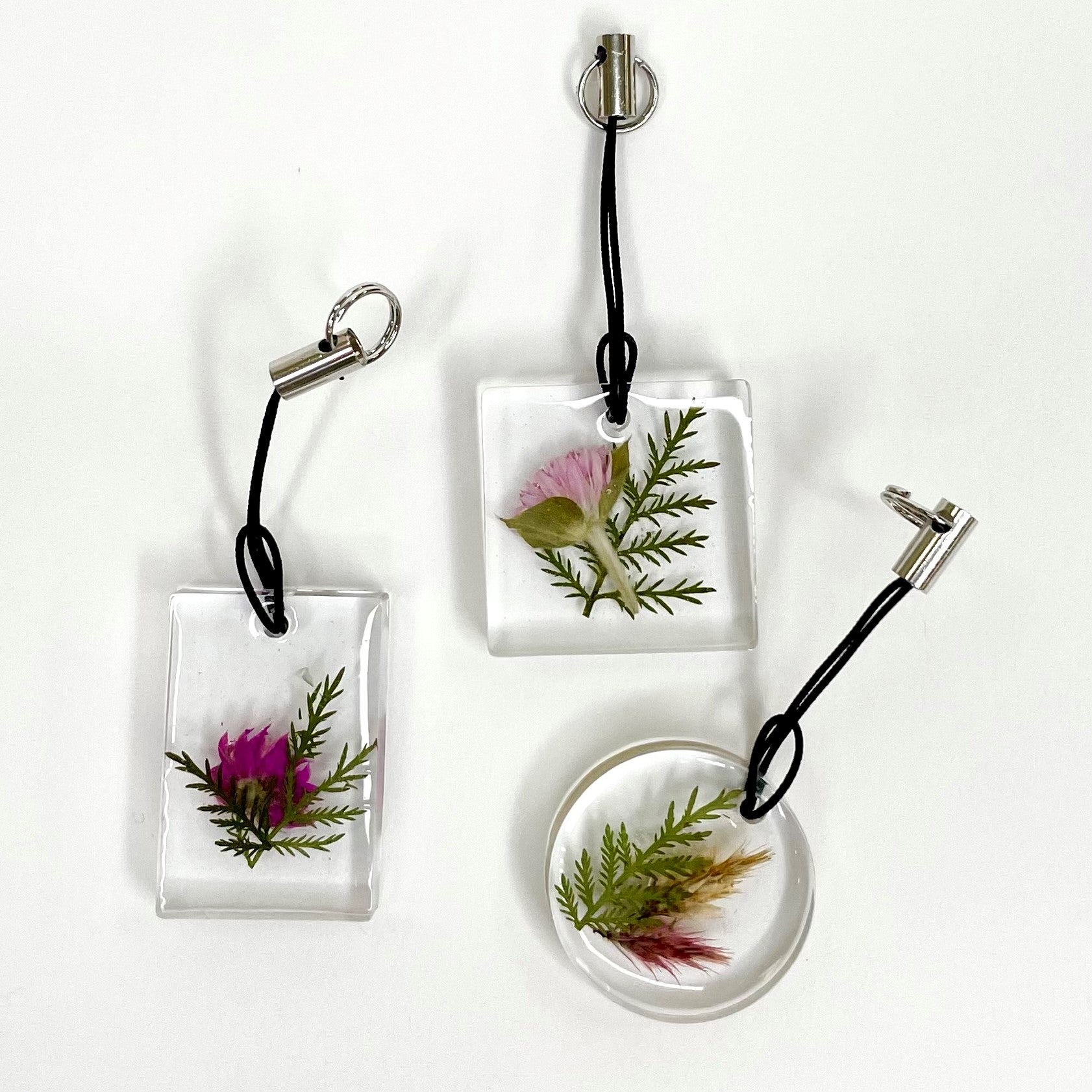 Key Chain with Dried Flowers in Resin Keychains 1818 Farms   