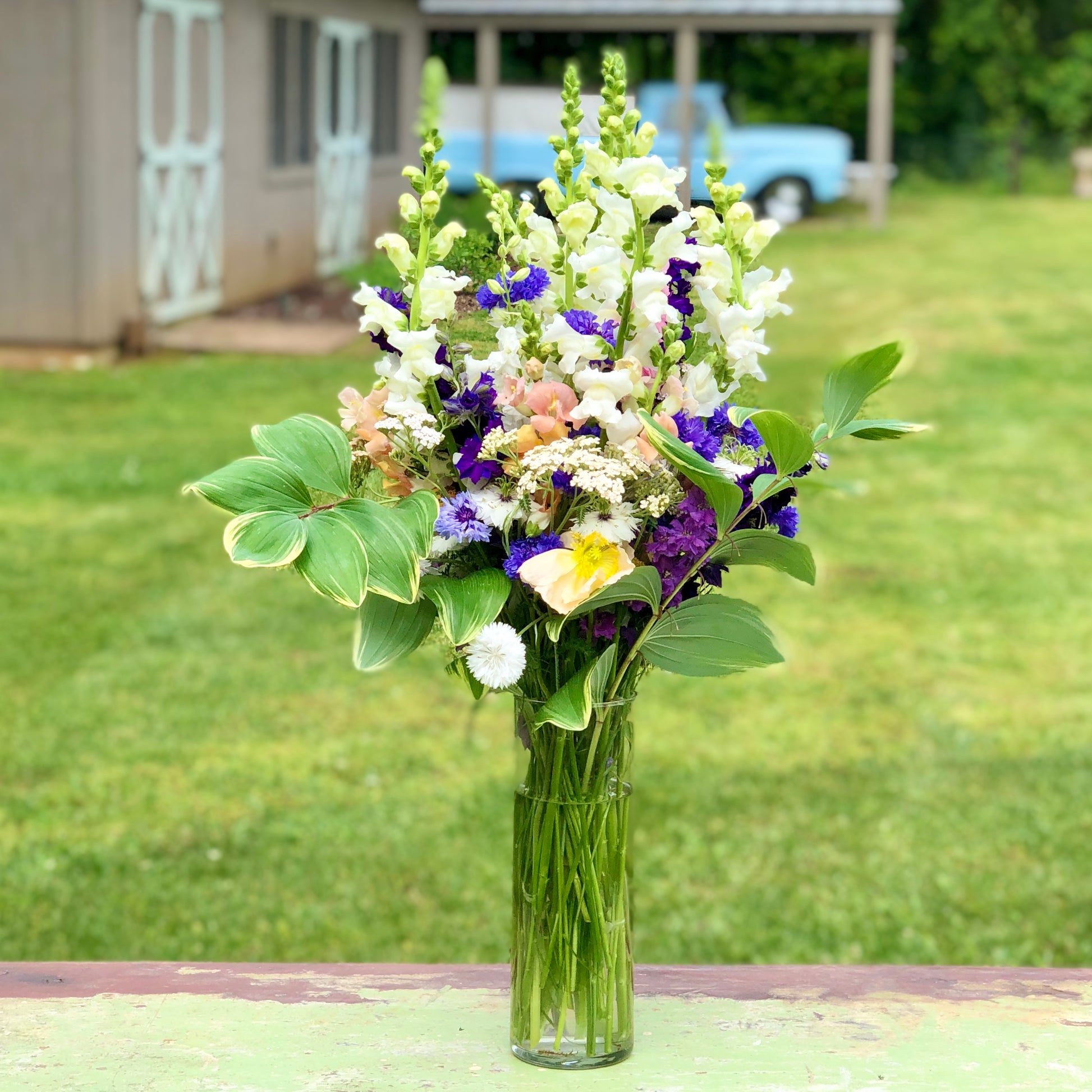 Bouquet of the Day Flowers 1818 Farms Extra Large  