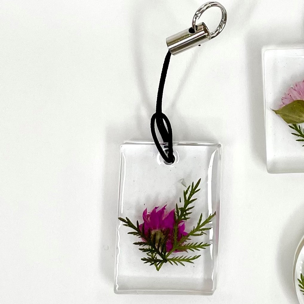 Key Chain with Dried Flowers in Resin Keychains 1818 Farms Rectangle  